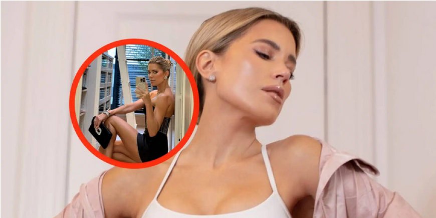 Foto: Sylvie Meis zit tegen muur gedrukt in minirokje